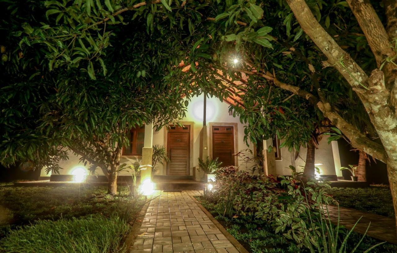 Subaseth Villa 阿努拉德普勒 外观 照片