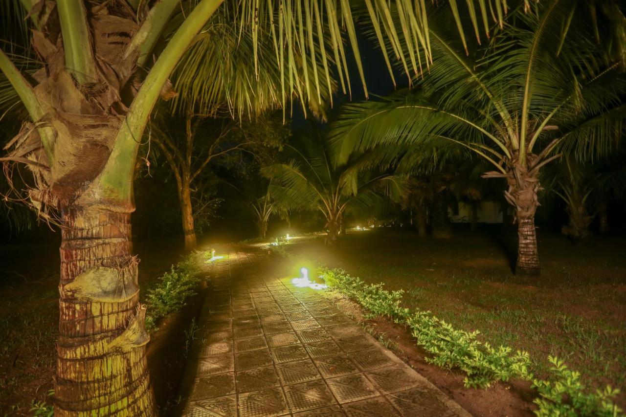 Subaseth Villa 阿努拉德普勒 外观 照片